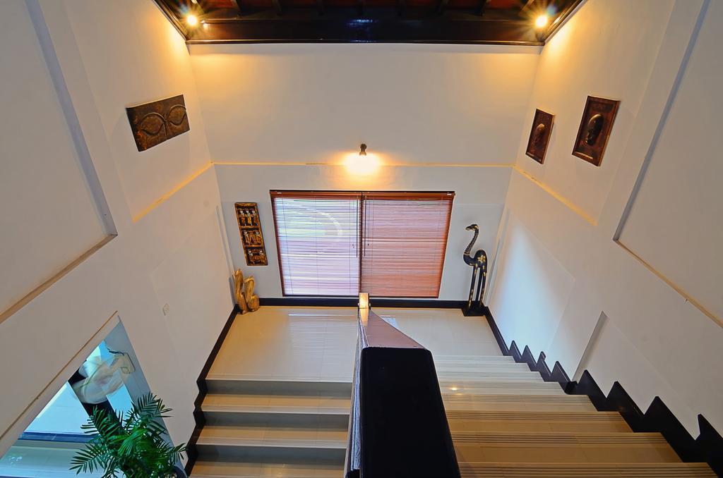סמיניאק Villa Kibbi מראה חיצוני תמונה
